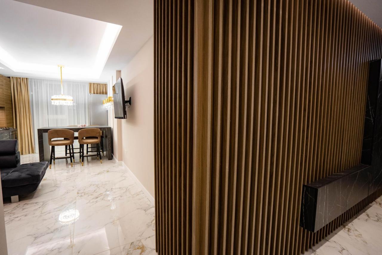 Deluxe Aparthotel Marwell Residence Suceava Ngoại thất bức ảnh