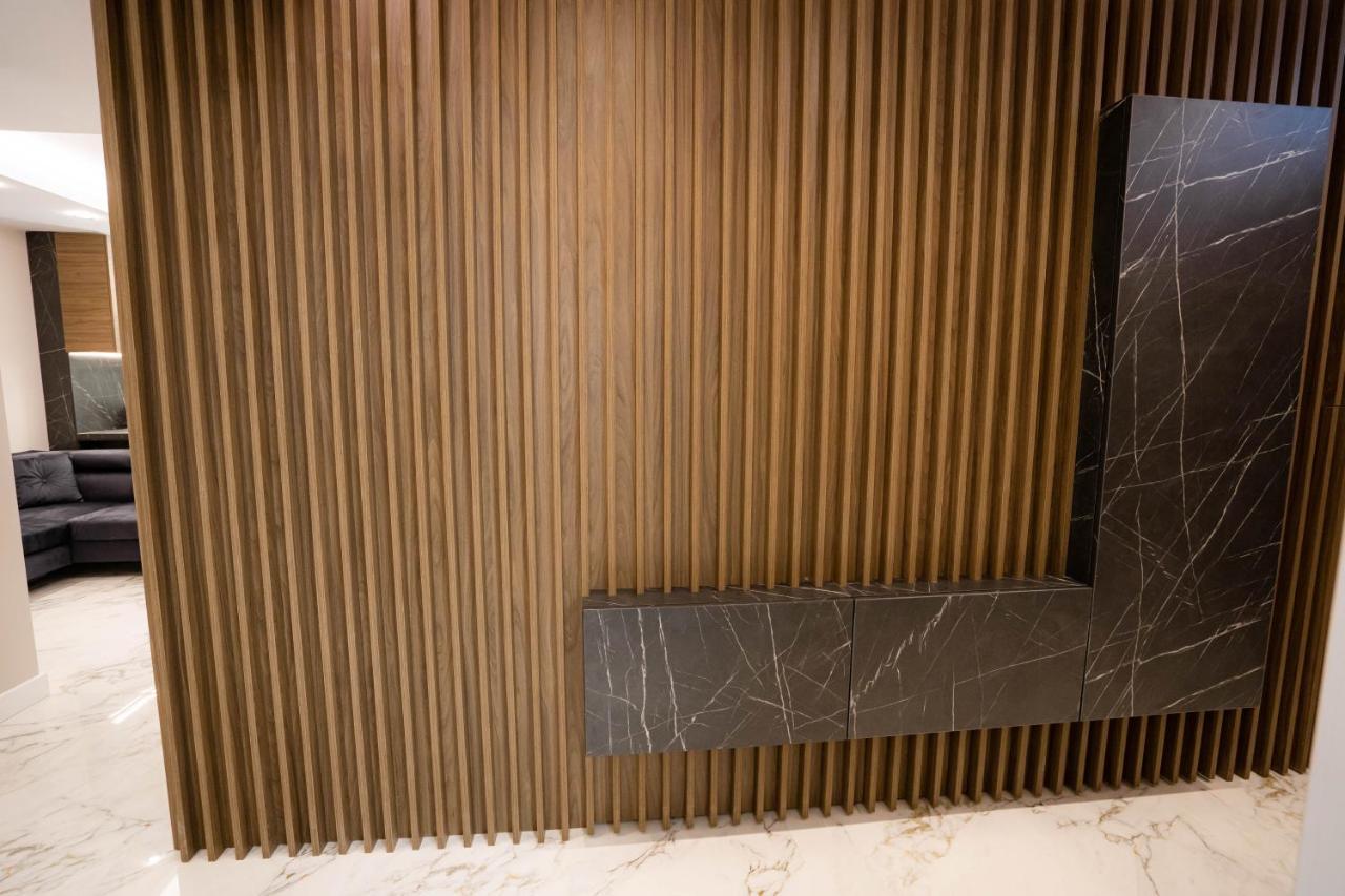 Deluxe Aparthotel Marwell Residence Suceava Ngoại thất bức ảnh