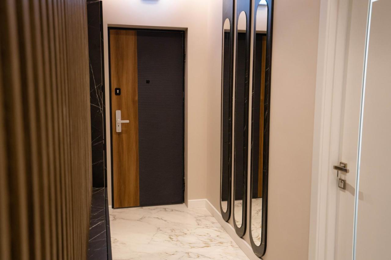 Deluxe Aparthotel Marwell Residence Suceava Ngoại thất bức ảnh