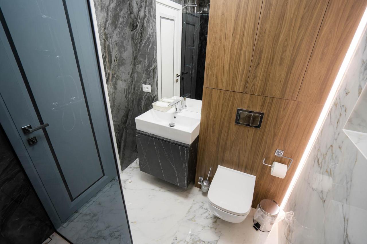 Deluxe Aparthotel Marwell Residence Suceava Ngoại thất bức ảnh