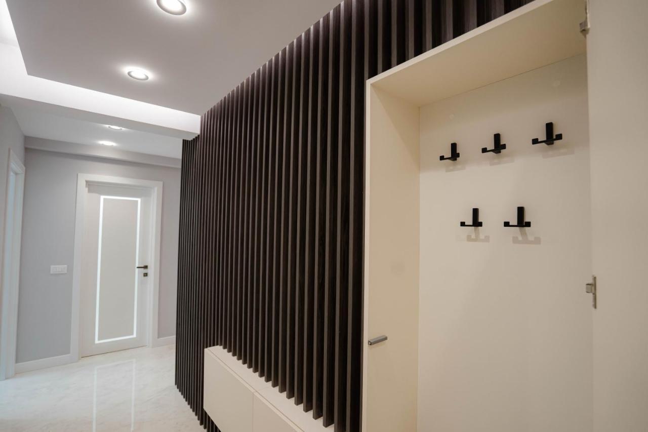 Deluxe Aparthotel Marwell Residence Suceava Ngoại thất bức ảnh
