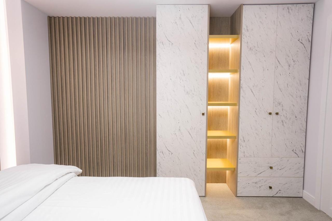 Deluxe Aparthotel Marwell Residence Suceava Ngoại thất bức ảnh