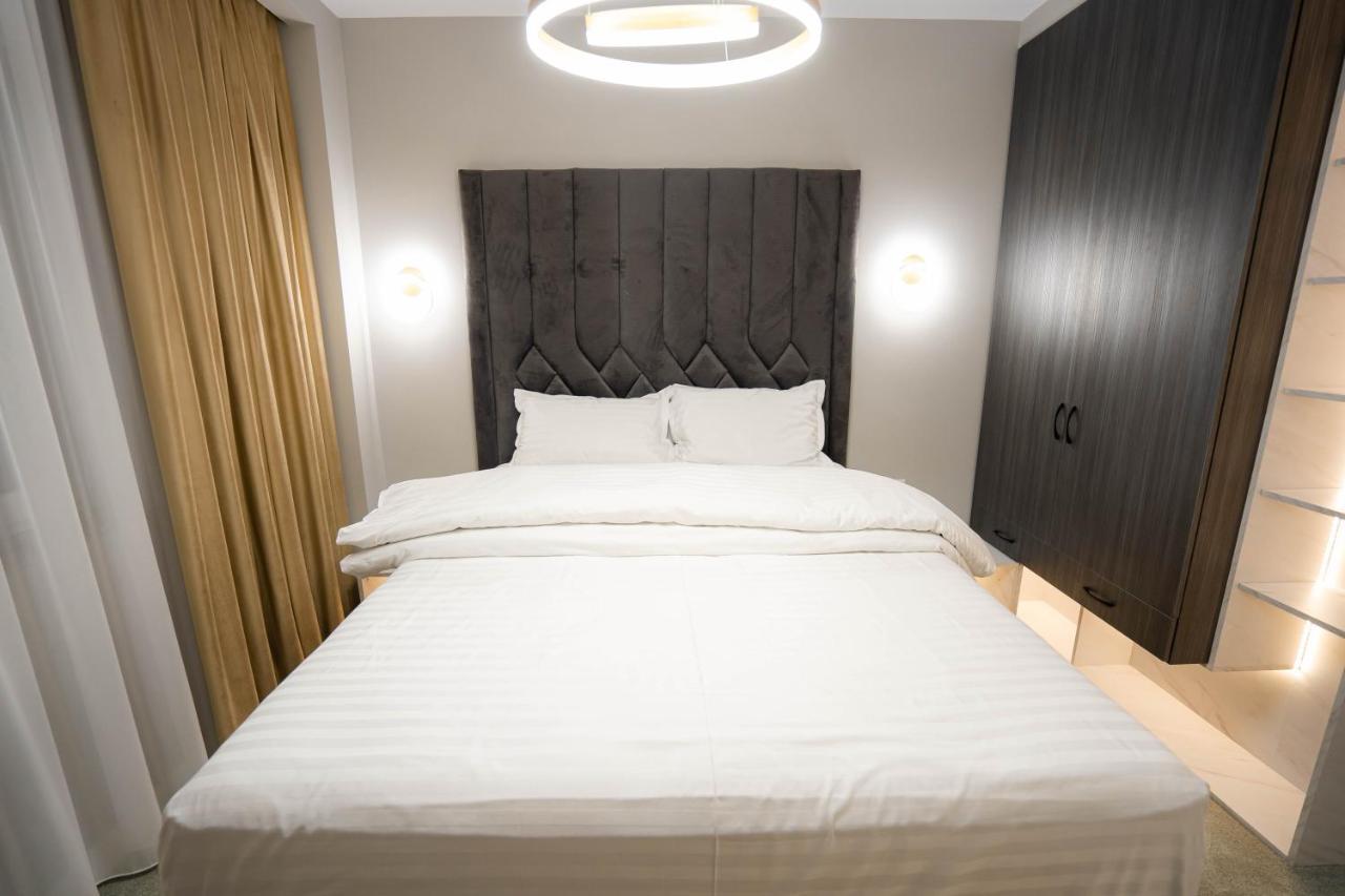 Deluxe Aparthotel Marwell Residence Suceava Ngoại thất bức ảnh