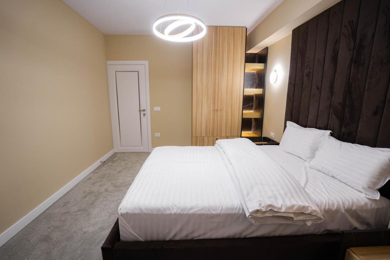 Deluxe Aparthotel Marwell Residence Suceava Ngoại thất bức ảnh
