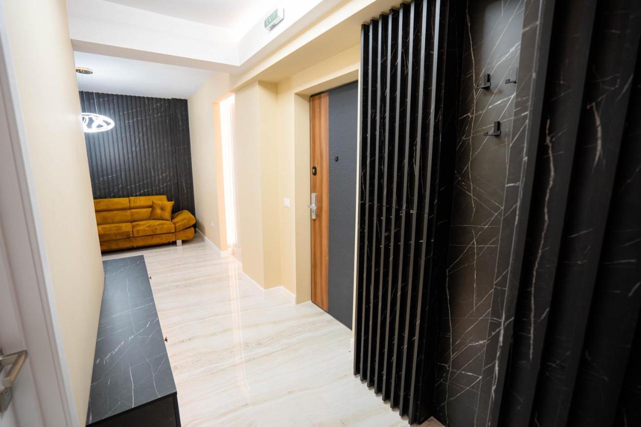 Deluxe Aparthotel Marwell Residence Suceava Ngoại thất bức ảnh