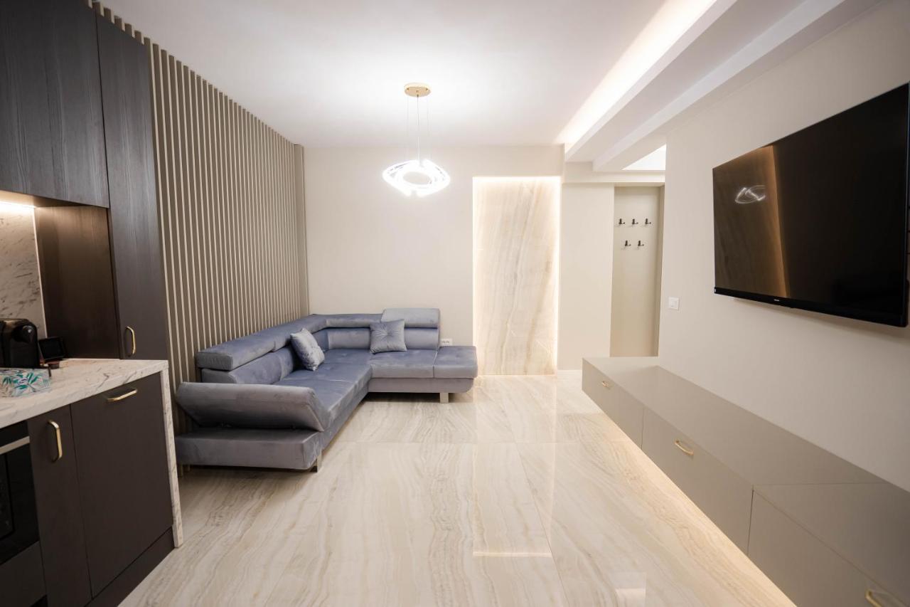 Deluxe Aparthotel Marwell Residence Suceava Ngoại thất bức ảnh