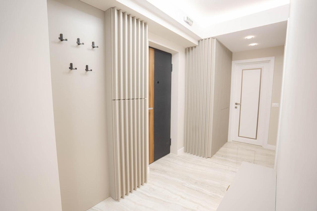 Deluxe Aparthotel Marwell Residence Suceava Ngoại thất bức ảnh