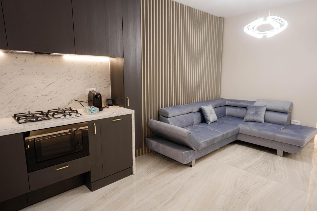 Deluxe Aparthotel Marwell Residence Suceava Ngoại thất bức ảnh