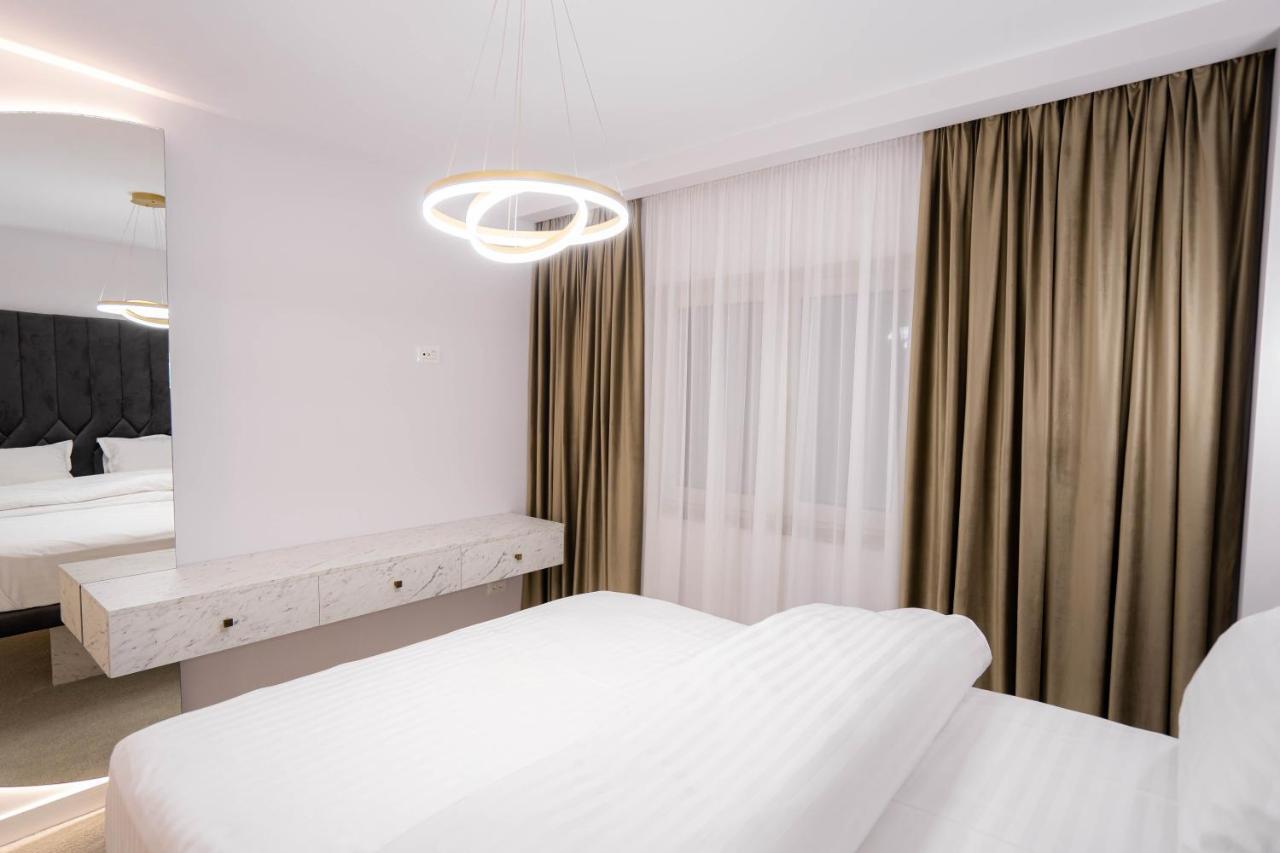 Deluxe Aparthotel Marwell Residence Suceava Ngoại thất bức ảnh