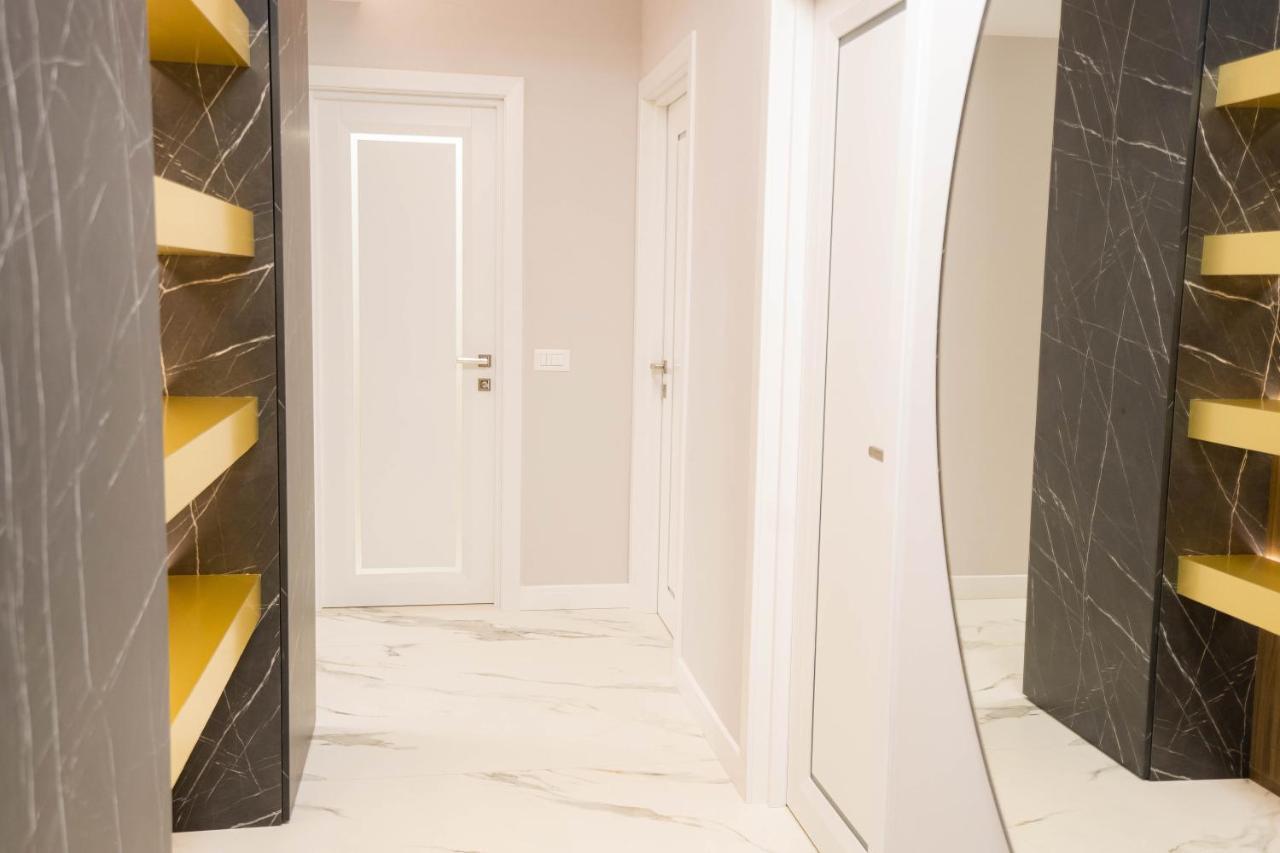 Deluxe Aparthotel Marwell Residence Suceava Ngoại thất bức ảnh